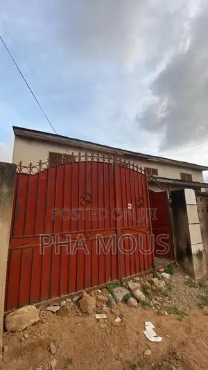 4bdrm House in Achimota for sale