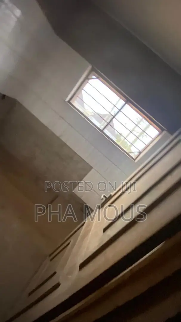 4bdrm House in Achimota for sale