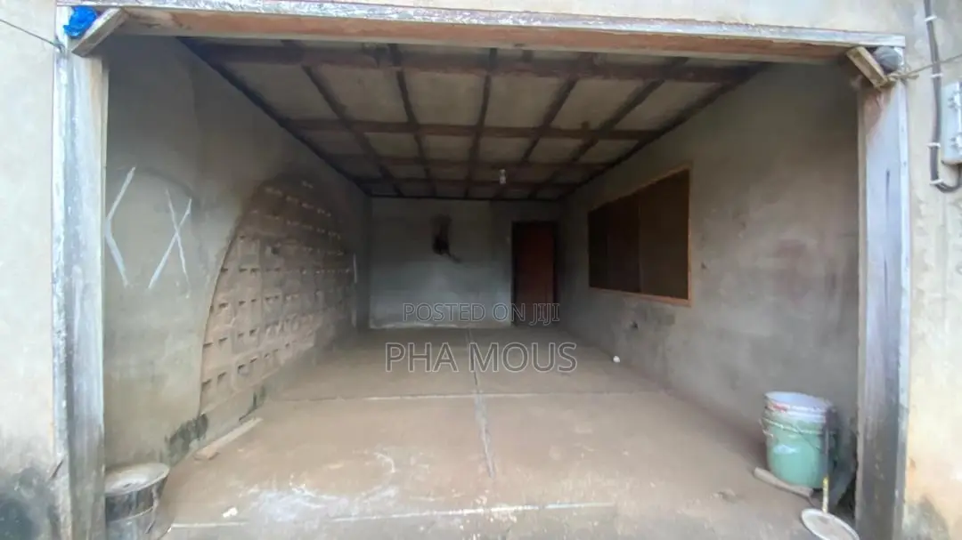 4bdrm House in Achimota for sale
