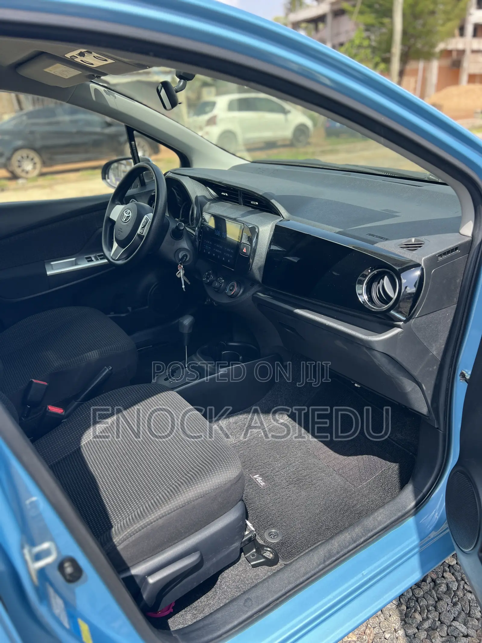 Toyota Vitz 1.3 AWD 3dr 2015 Blue