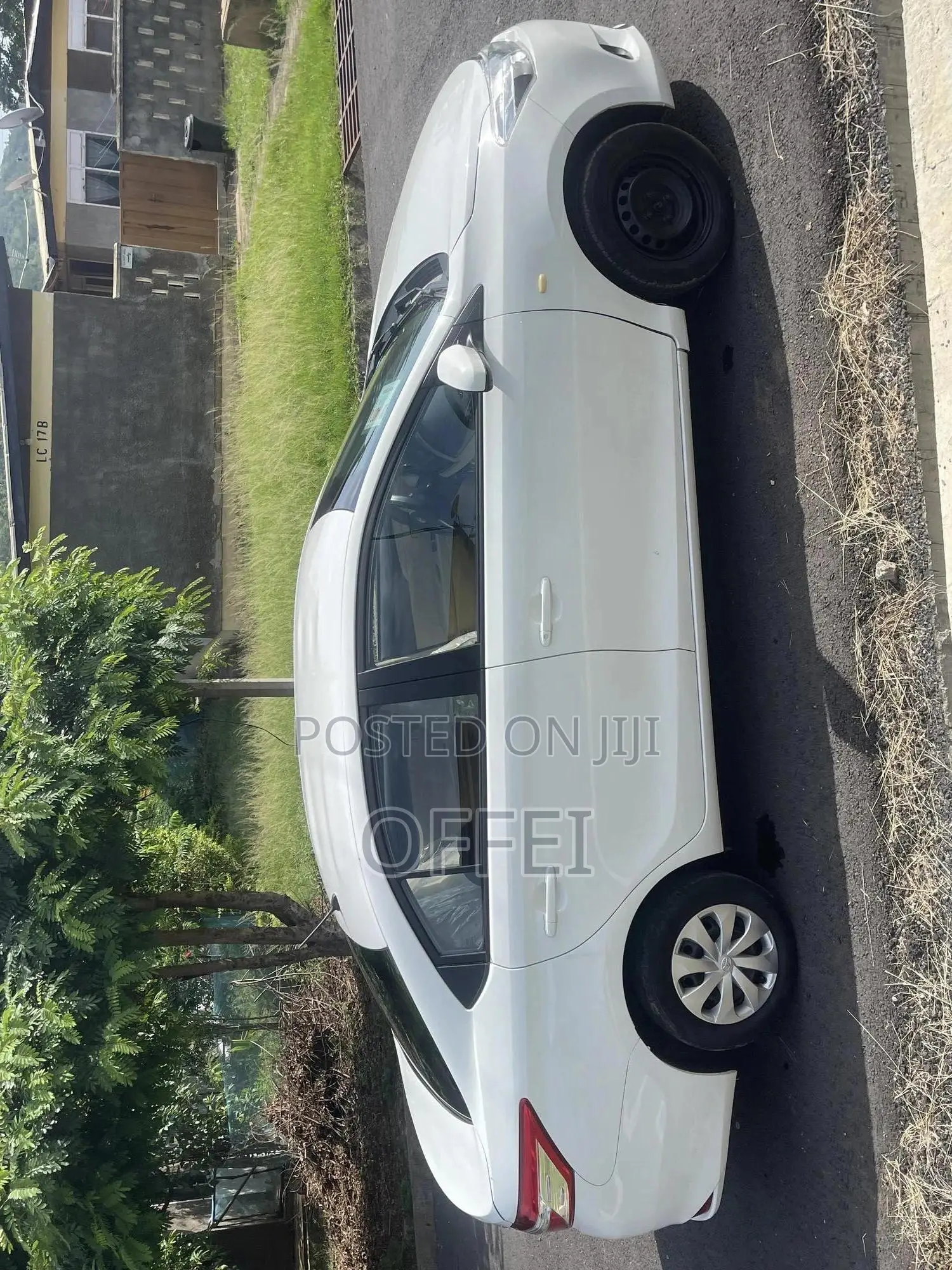 Toyota Yaris 2016 White