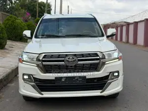 Toyota Land Cruiser 4.5 V8 GXR 2011 White