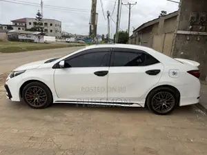 Toyota Corolla 2013 White