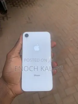 Apple iPhone XR 64 GB White