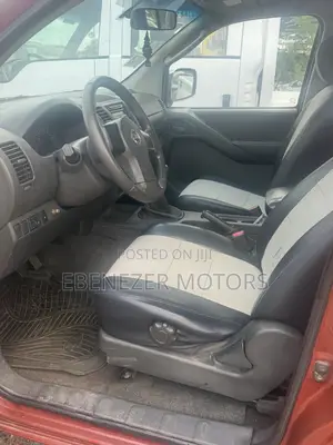 Nissan Navara 2011 Brown