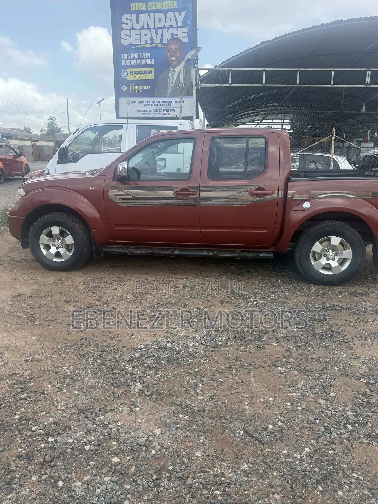 Nissan Navara 2011 Brown