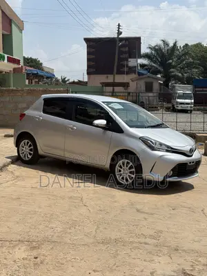 Toyota Vitz 1.3 AWD 5dr 2015 Silver
