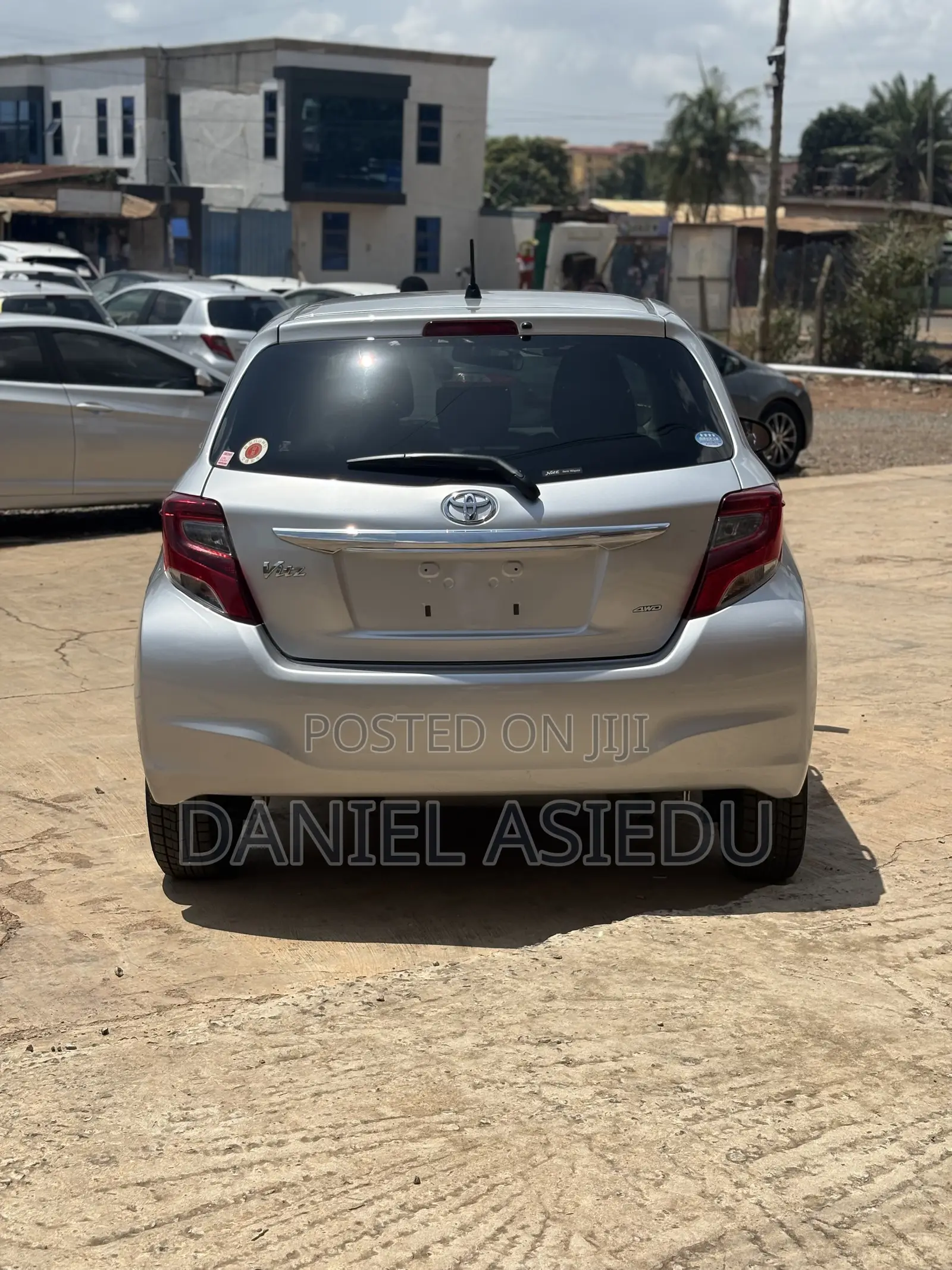 Toyota Vitz 1.3 AWD 5dr 2015 Silver