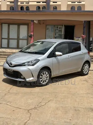 Toyota Vitz 1.3 AWD 5dr 2015 Silver