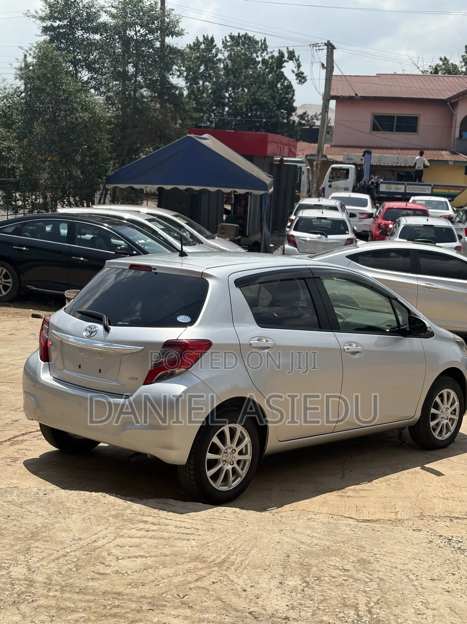 Toyota Vitz 1.3 AWD 5dr 2015 Silver