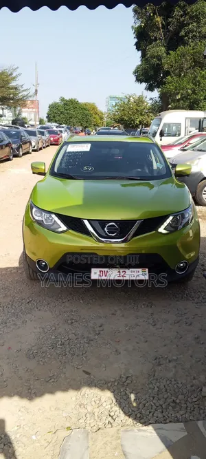 Nissan Qashqai 2018 Green