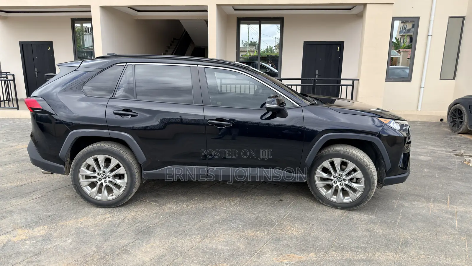 Toyota RAV4 XLE AWD 2019 Black