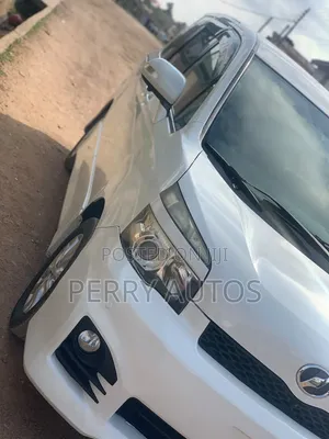 Toyota Voxy 2013 White