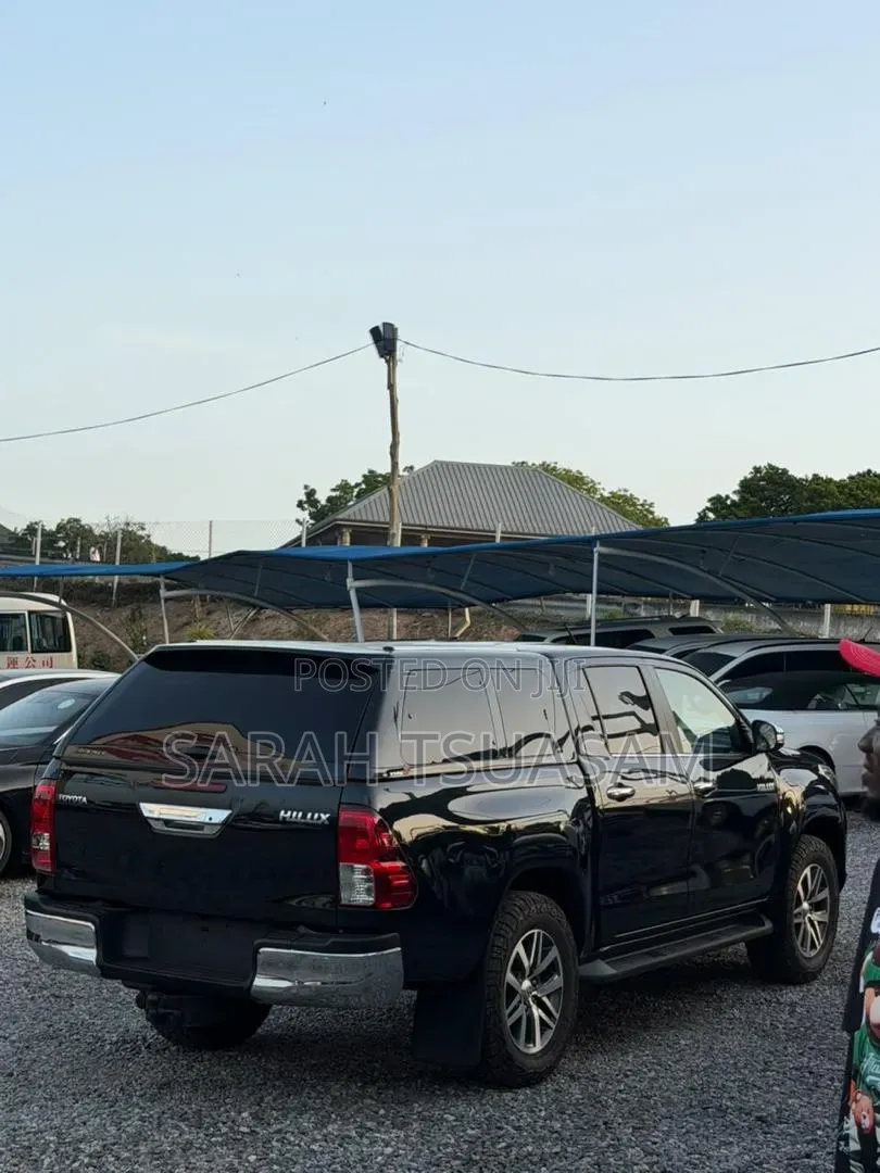 Toyota Hilux 2018 Black