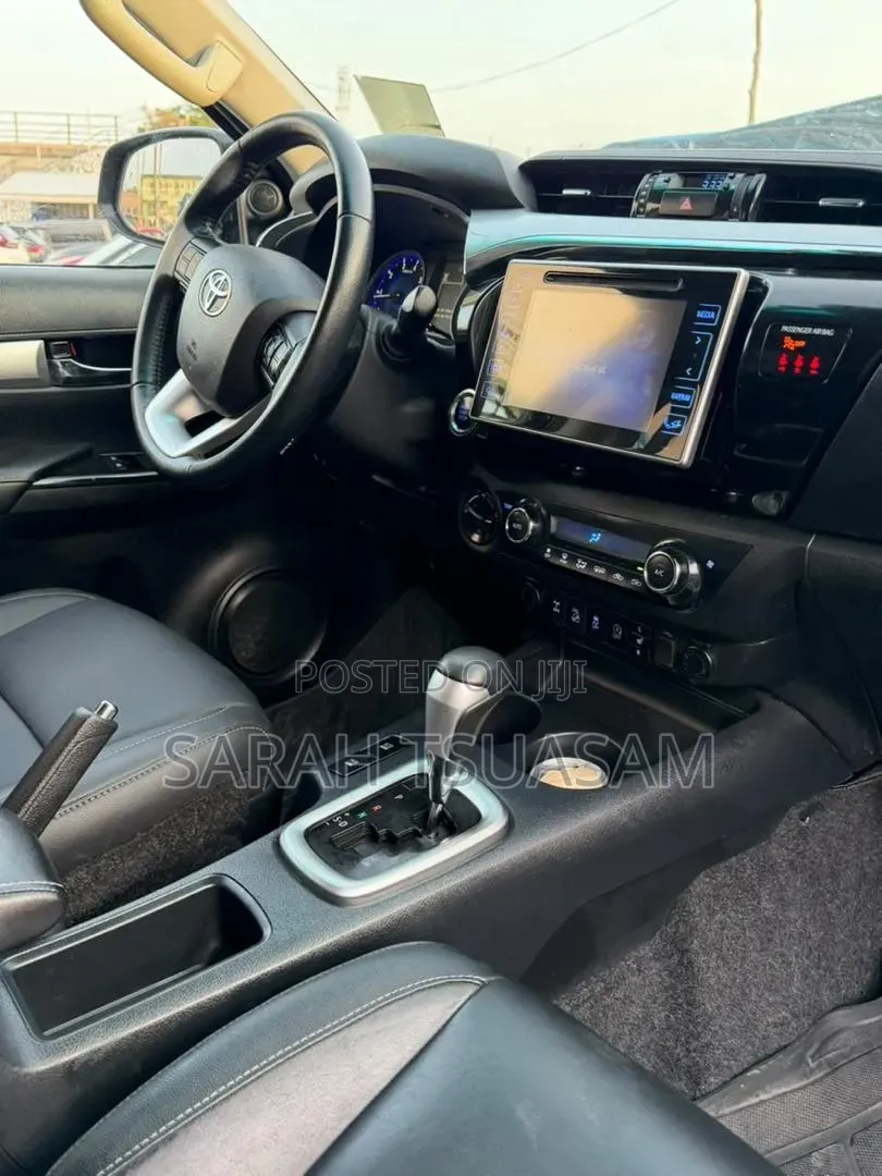 Toyota Hilux 2018 Black