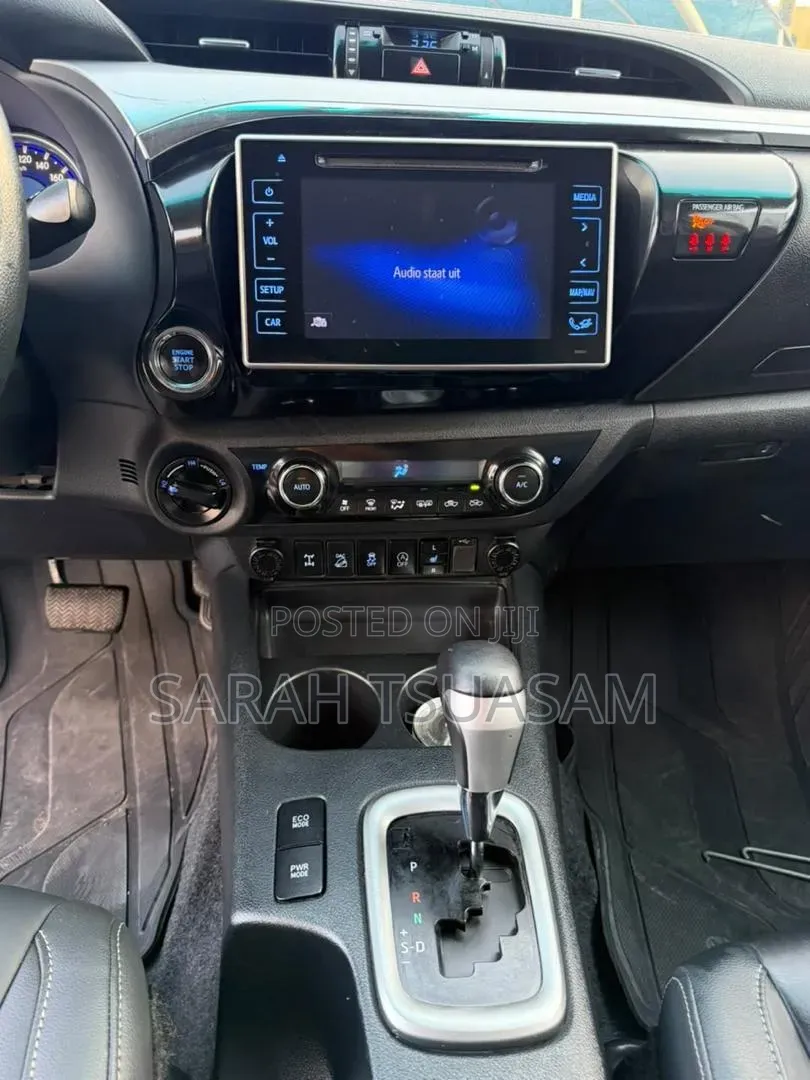 Toyota Hilux 2018 Black