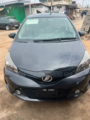 Toyota Vitz 1.3 FWD 5dr 2015 Black