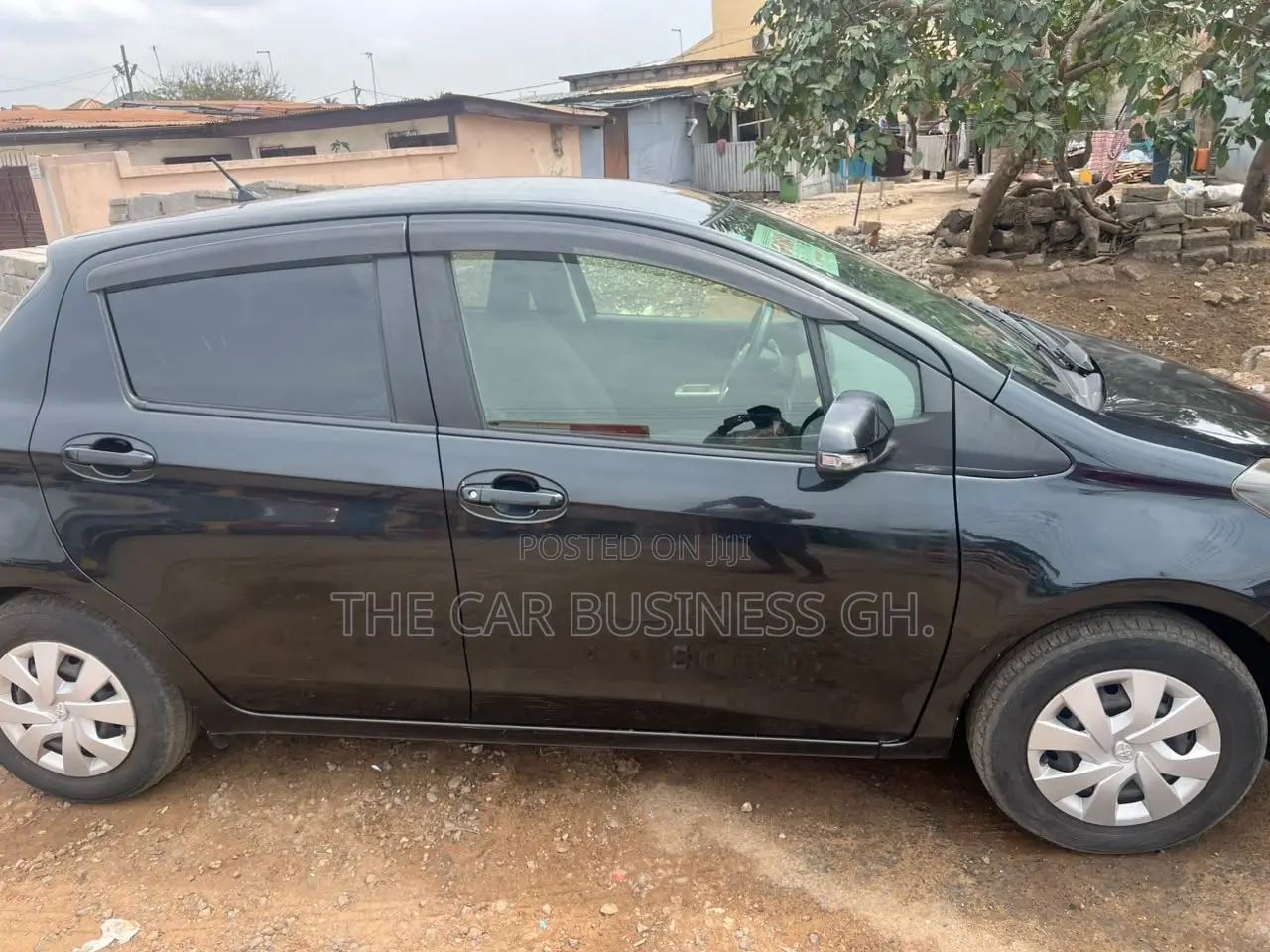 Toyota Vitz 1.3 FWD 5dr 2015 Black