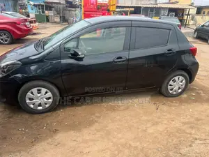 Toyota Vitz 1.3 FWD 5dr 2015 Black