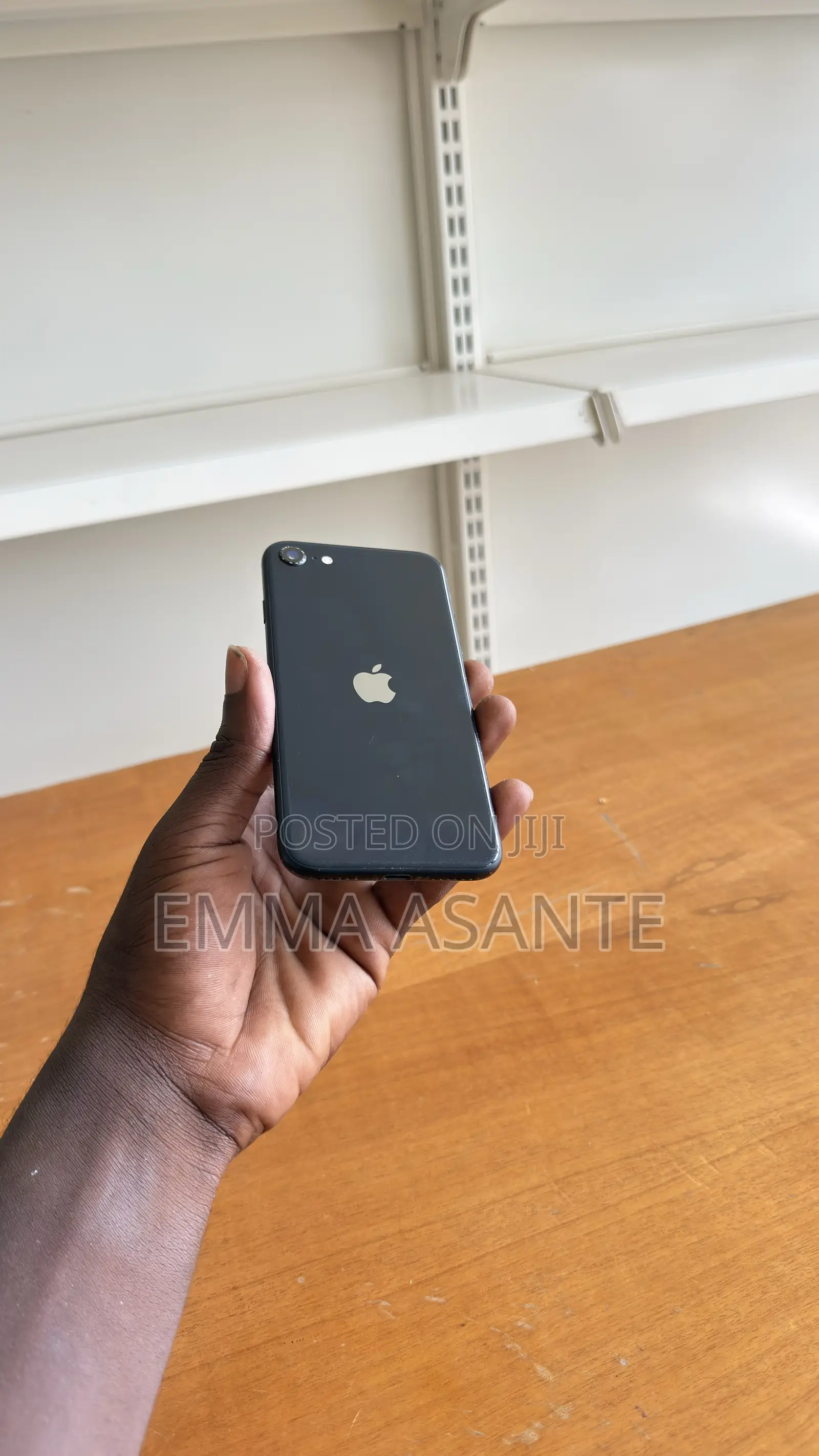 Apple iPhone SE (2020) 64 GB Black