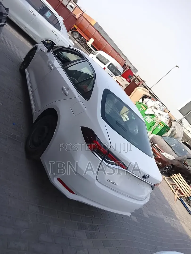 Toyota Corolla L 2020 White