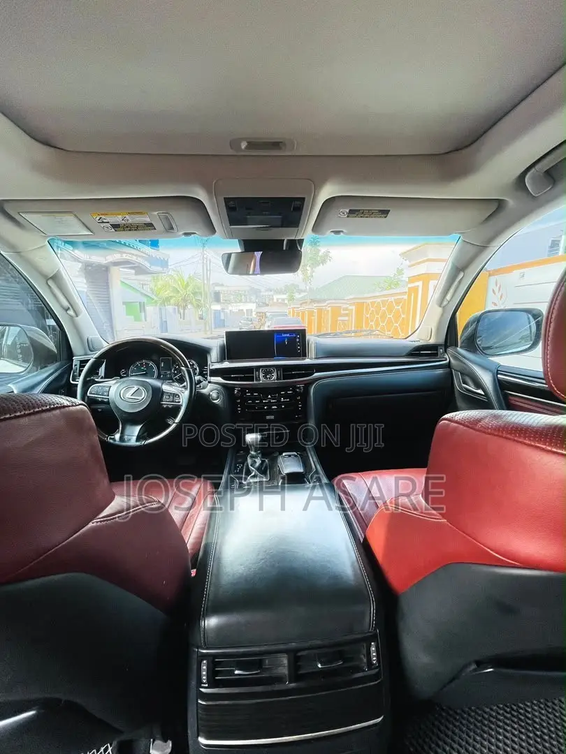 Lexus LX 570 AWD 2017 White