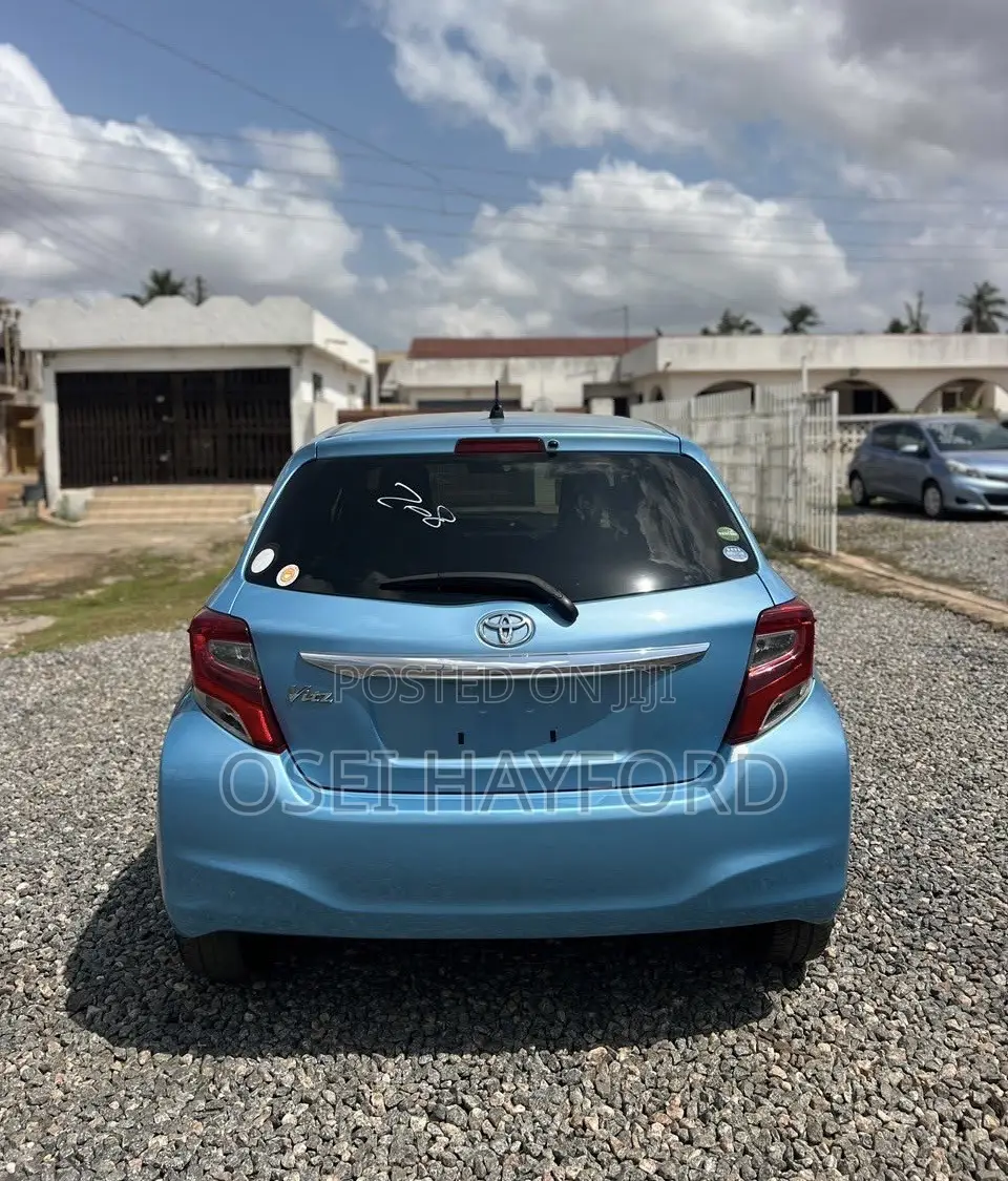 Toyota Vitz 2015 Blue