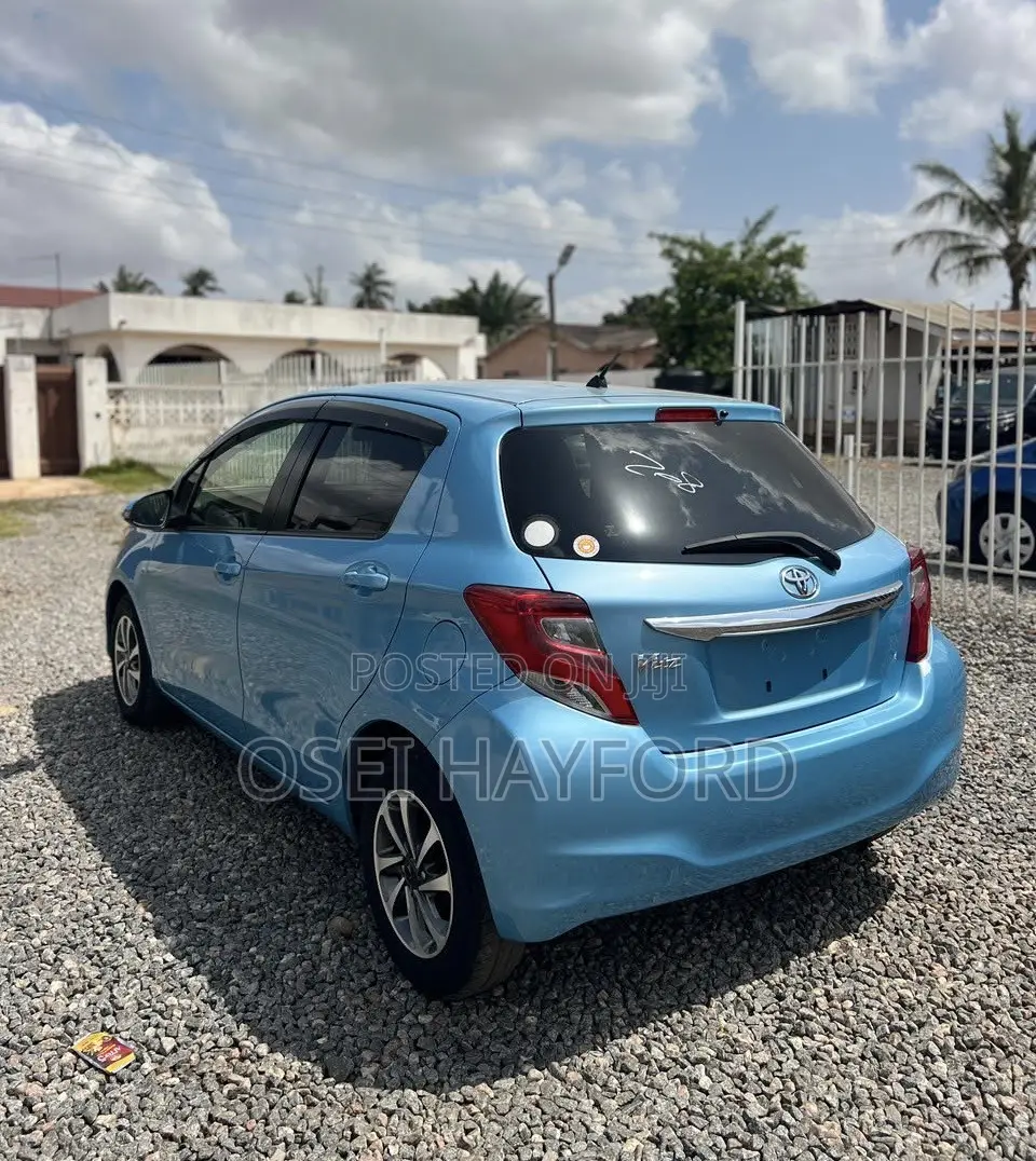 Toyota Vitz 2015 Blue