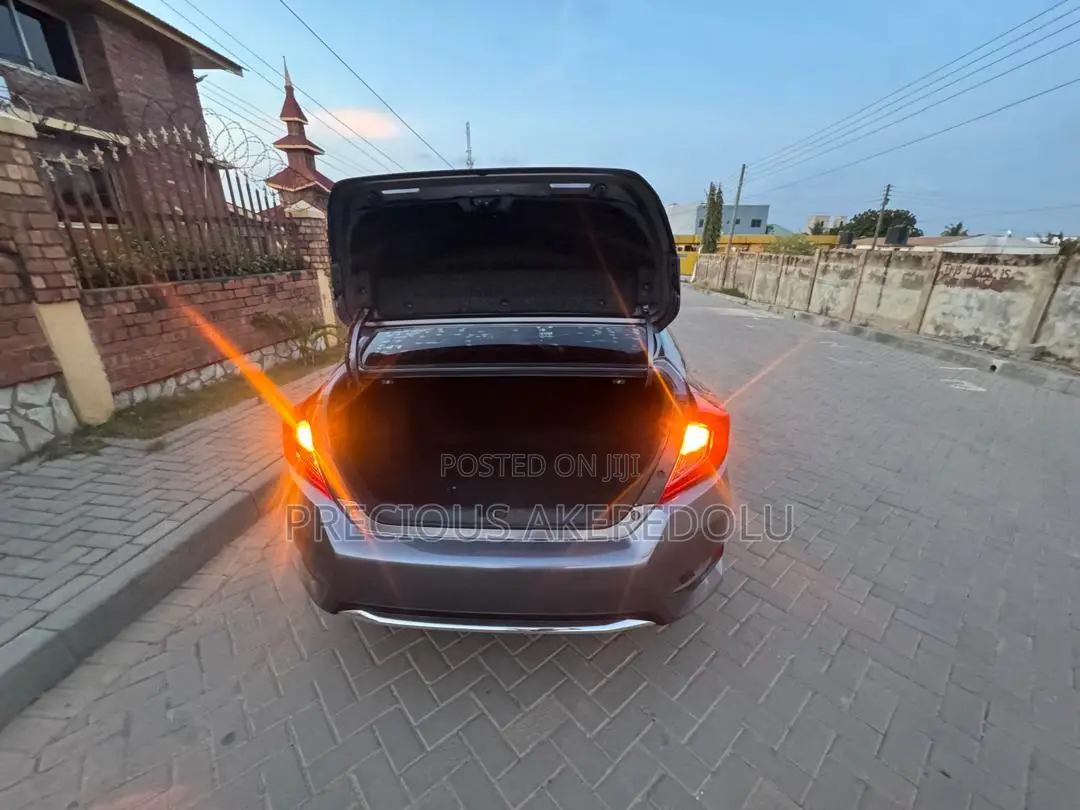 Honda Civic EX Sedan 2020 Gray