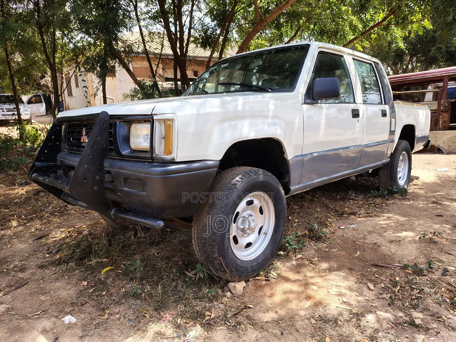 Mitsubishi L200 1999 Off white