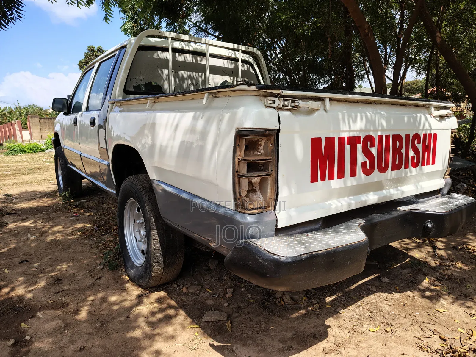 Mitsubishi L200 1999 Off white