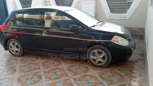 Nissan Versa 2011 Black