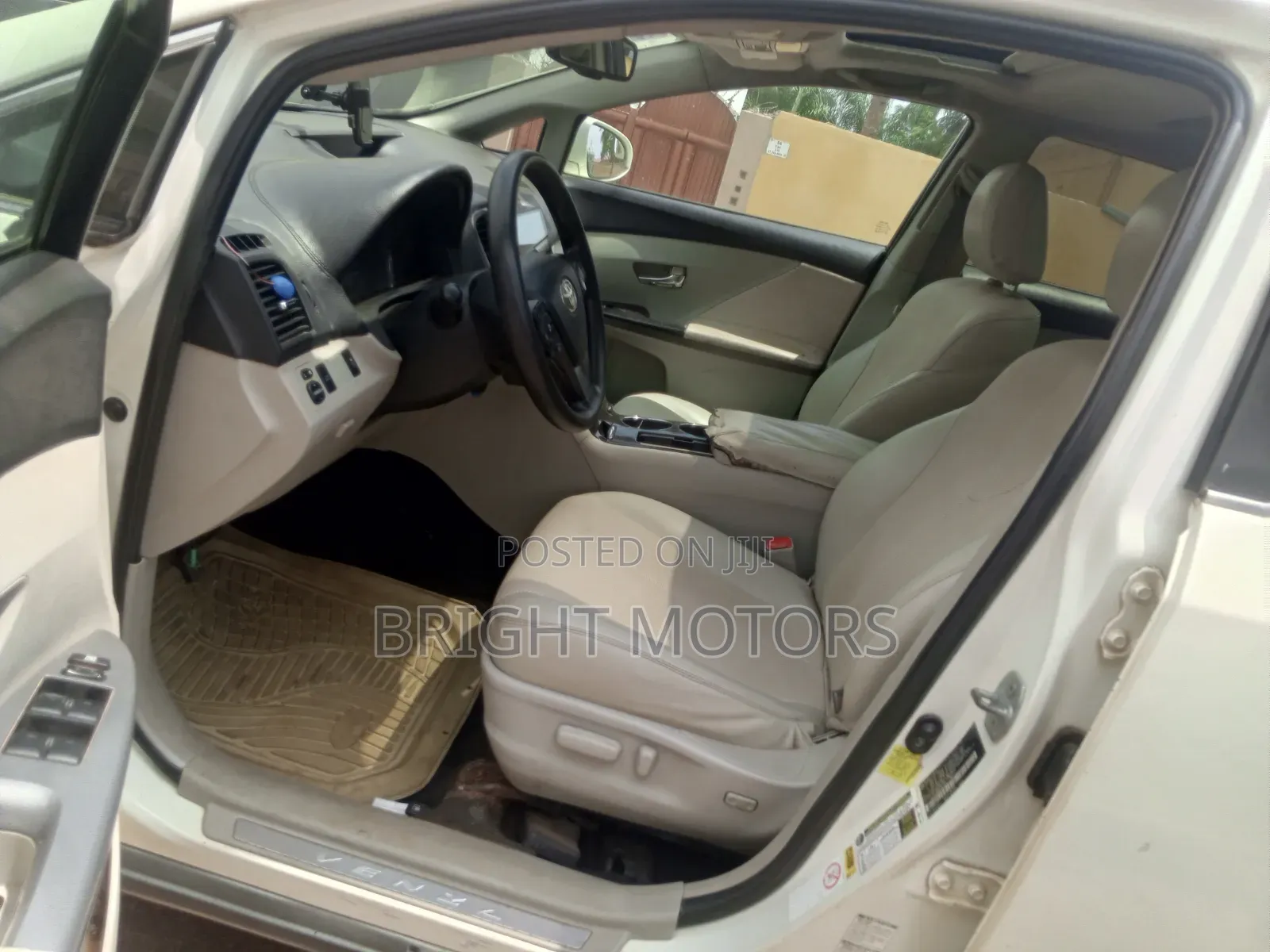 Toyota Venza LE 2013 White