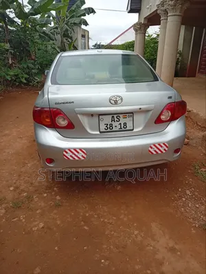 Toyota Corolla LE 4dr Sedan (1.8L 4cyl 4A) 2010 Silver