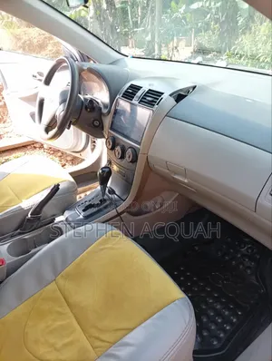 Toyota Corolla LE 4dr Sedan (1.8L 4cyl 4A) 2010 Silver
