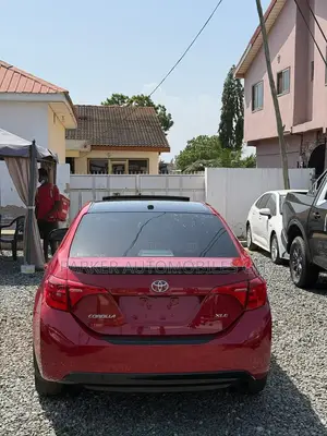 Toyota Corolla XLE 4dr Sedan (1.8L 4cyl CVT) 2017 Red
