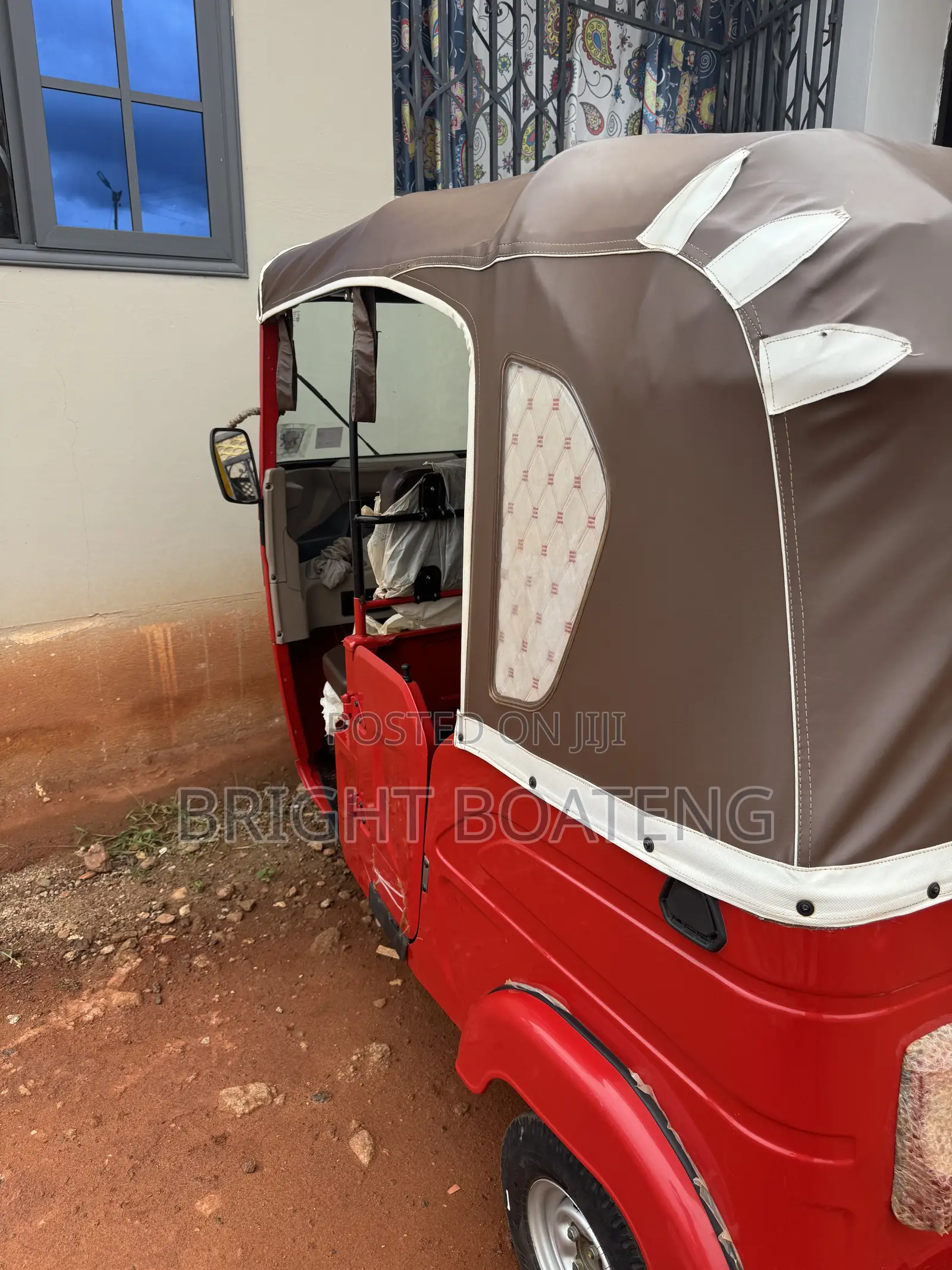 Bajaj RE 2016 Red