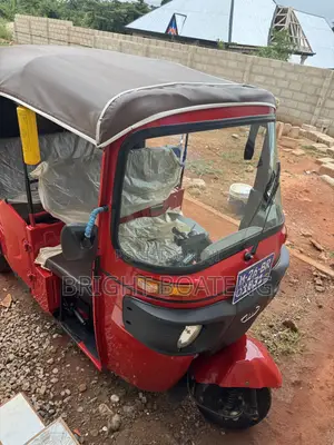 Bajaj RE 2016 Red