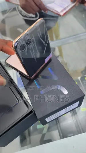 New Motorola Razr 40 Ultra 256 GB Gray