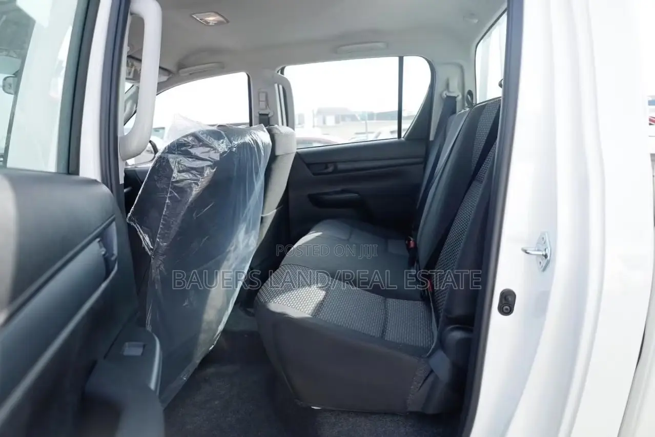 New Toyota Hilux 2026 White