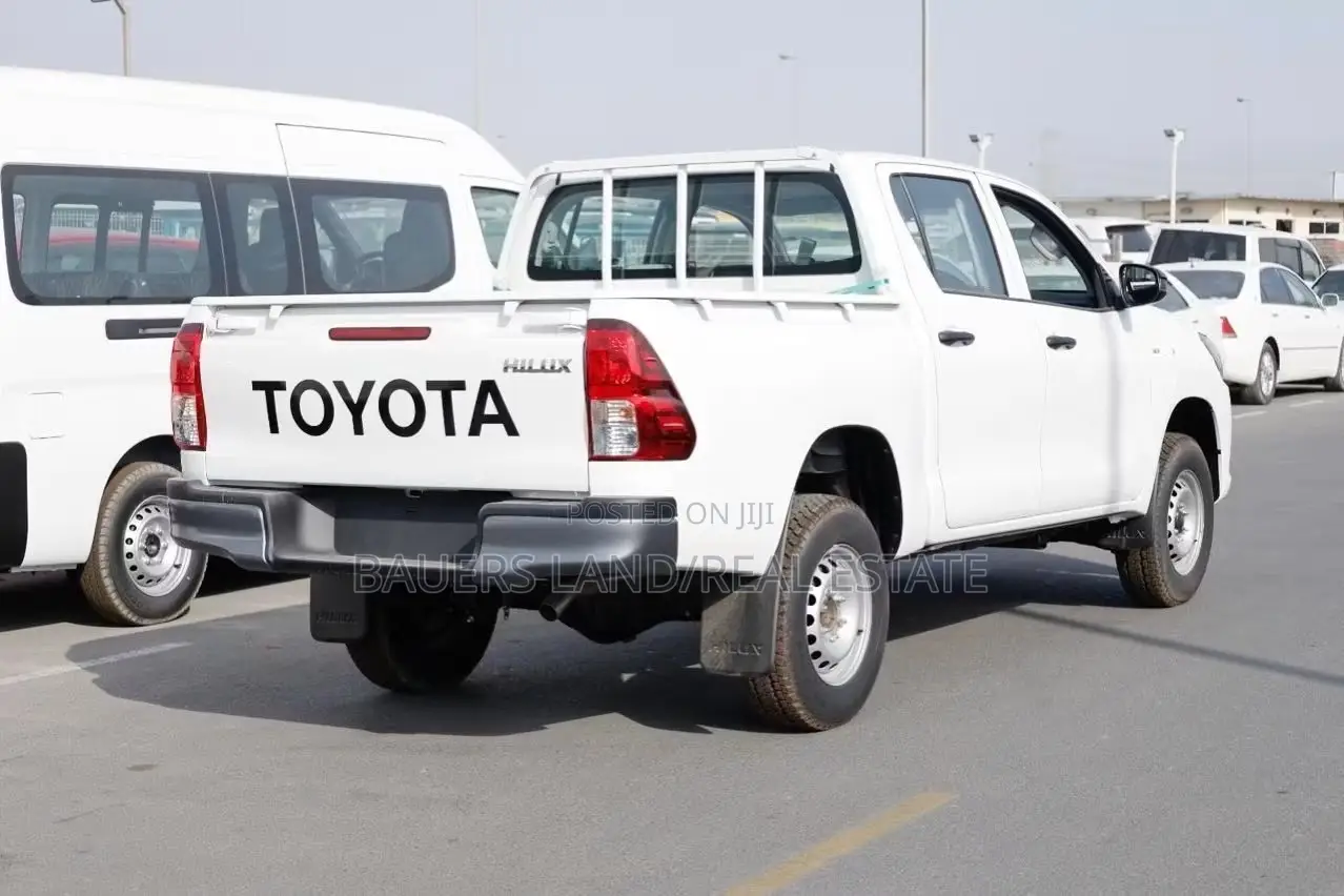 New Toyota Hilux 2026 White