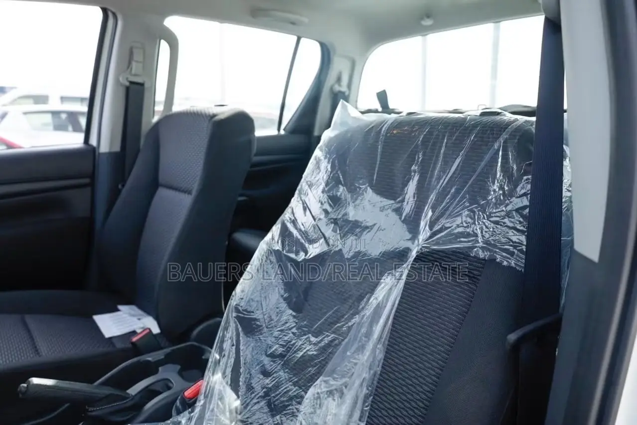 New Toyota Hilux 2026 White