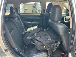 Mitsubishi Outlander SE FWD 2020 Silver