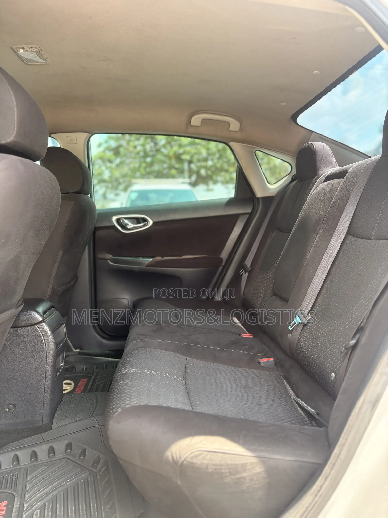 Nissan Sentra SR 4dr Sedan (1.8L 4cyl CVT) 2014 Silver