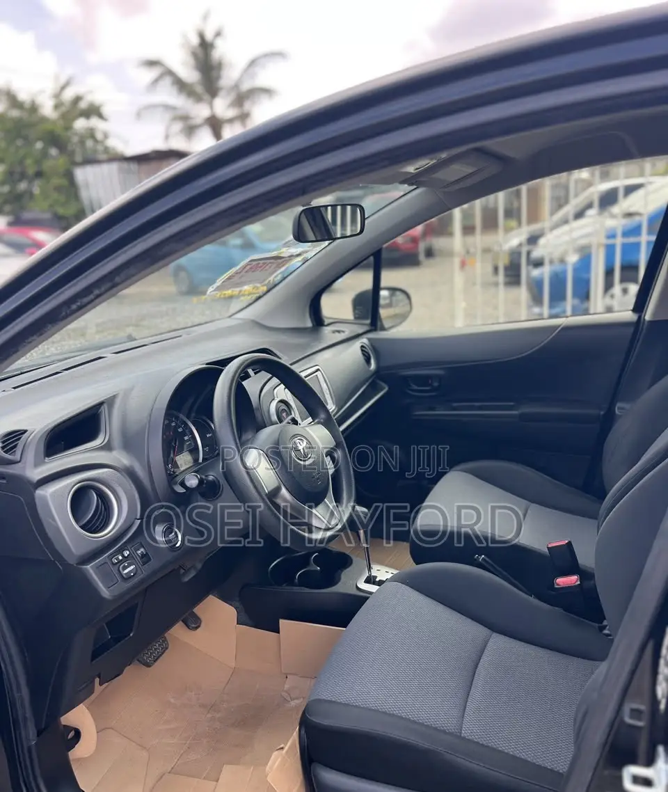 Toyota Vitz 2014 Black