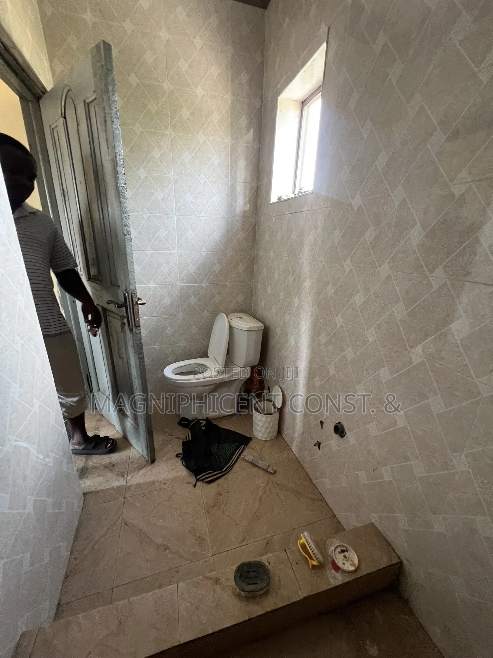 4bdrm House in Lakeside, Ashaley Botwe for sale