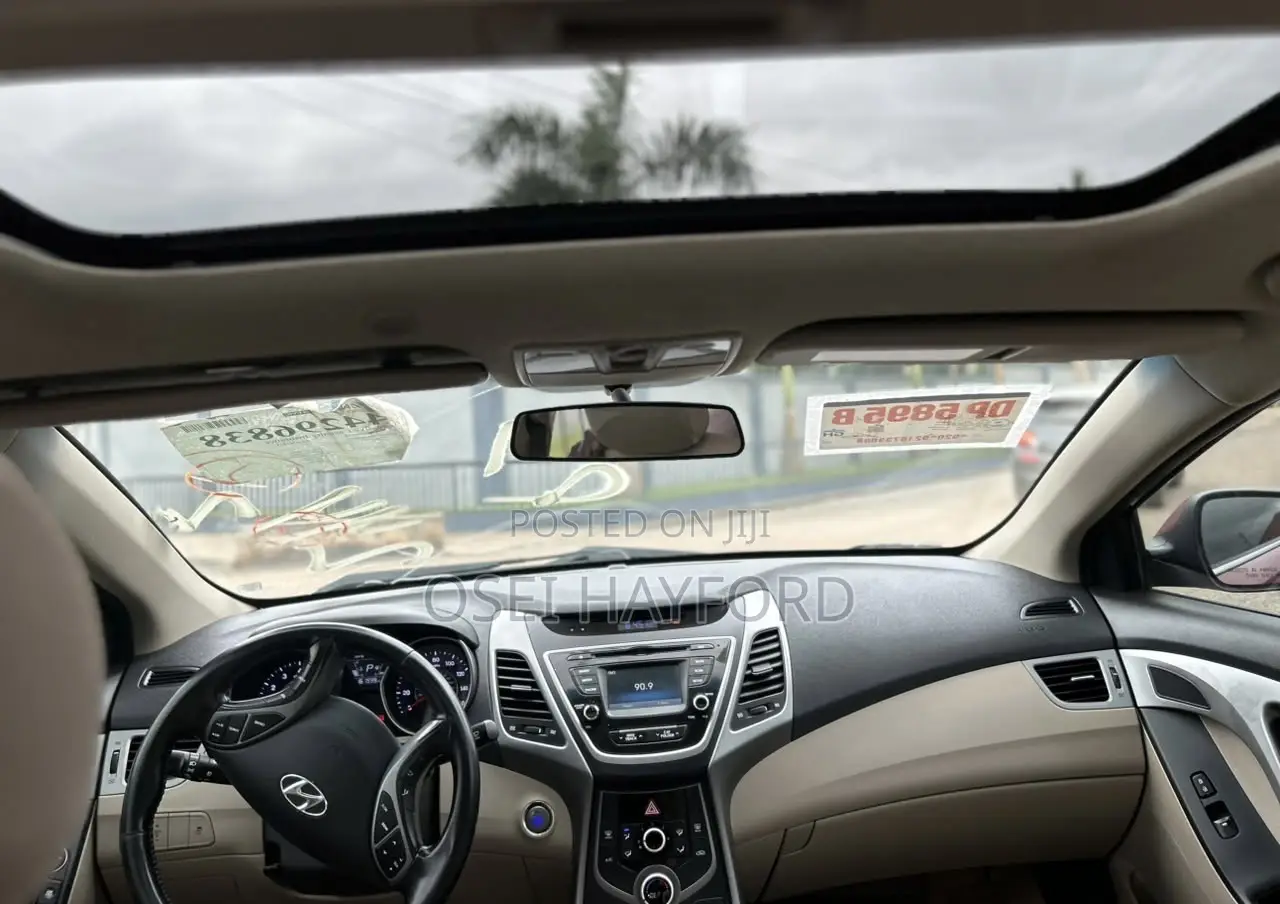 Hyundai Elantra 2015 Red