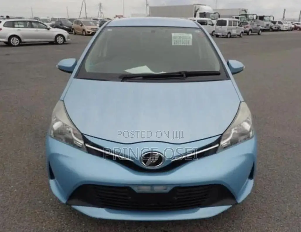 Toyota Vitz 1.3 FWD 5dr 2015 Blue