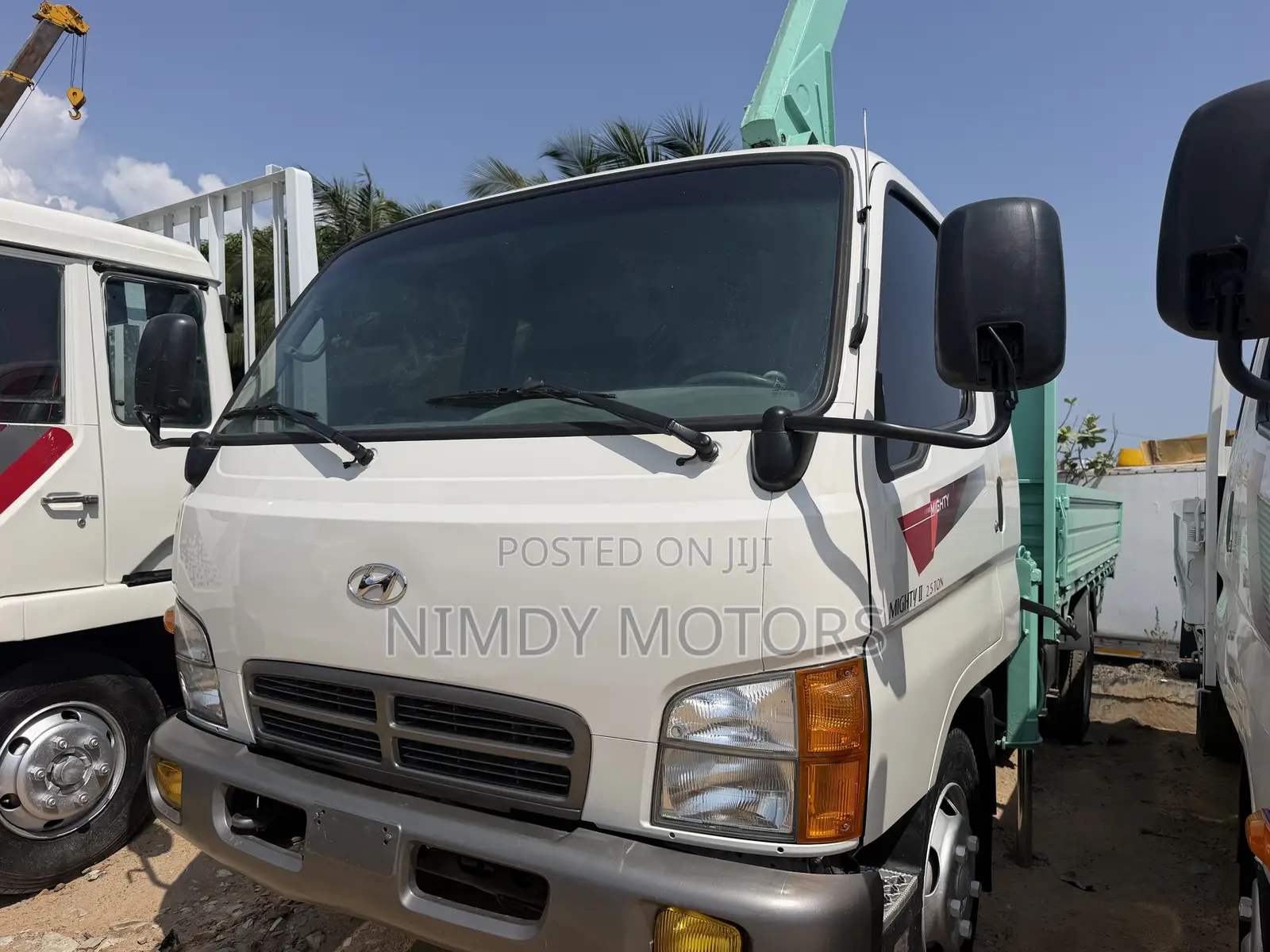 Hyundai Mighty 1 Crane