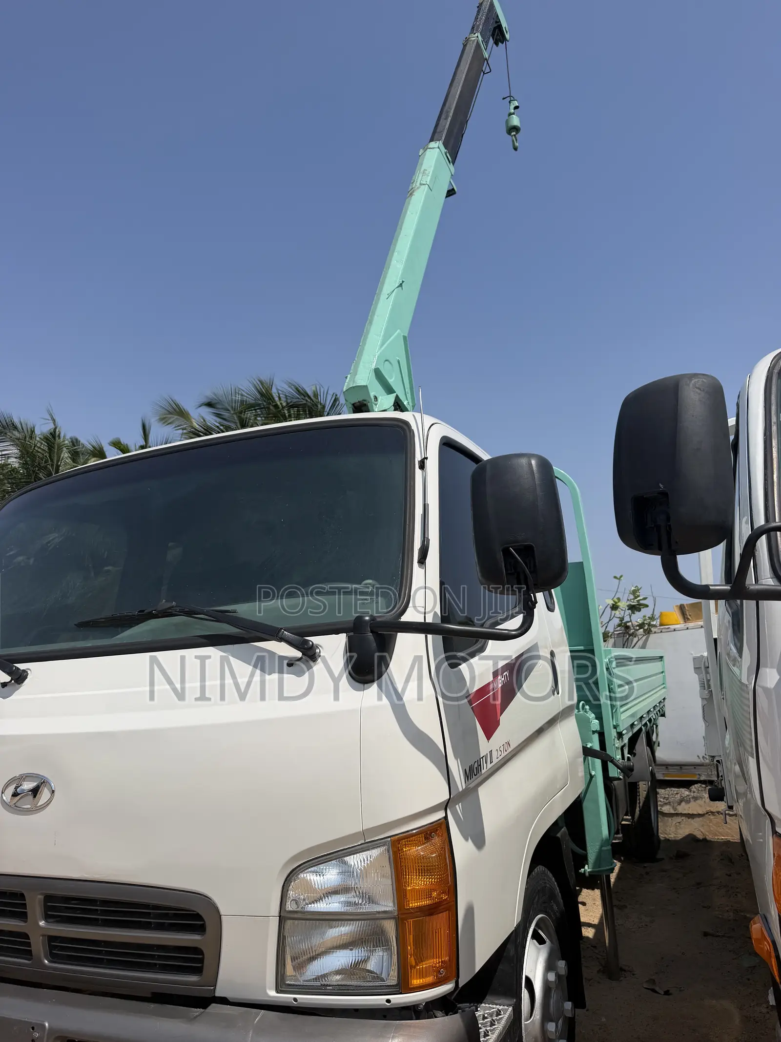 Hyundai Mighty 1 Crane